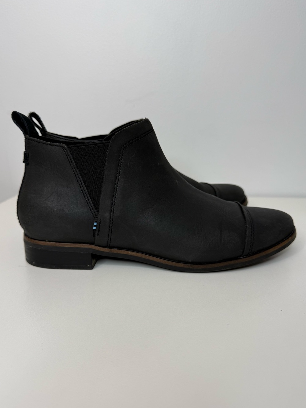 Toms Reese Smooth Black Leather Ankle Boot Bootie Women's Size 8 Versatile